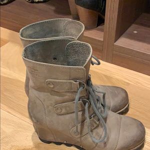 Sorel boots USA size 6.5 Joan of Ark wedge